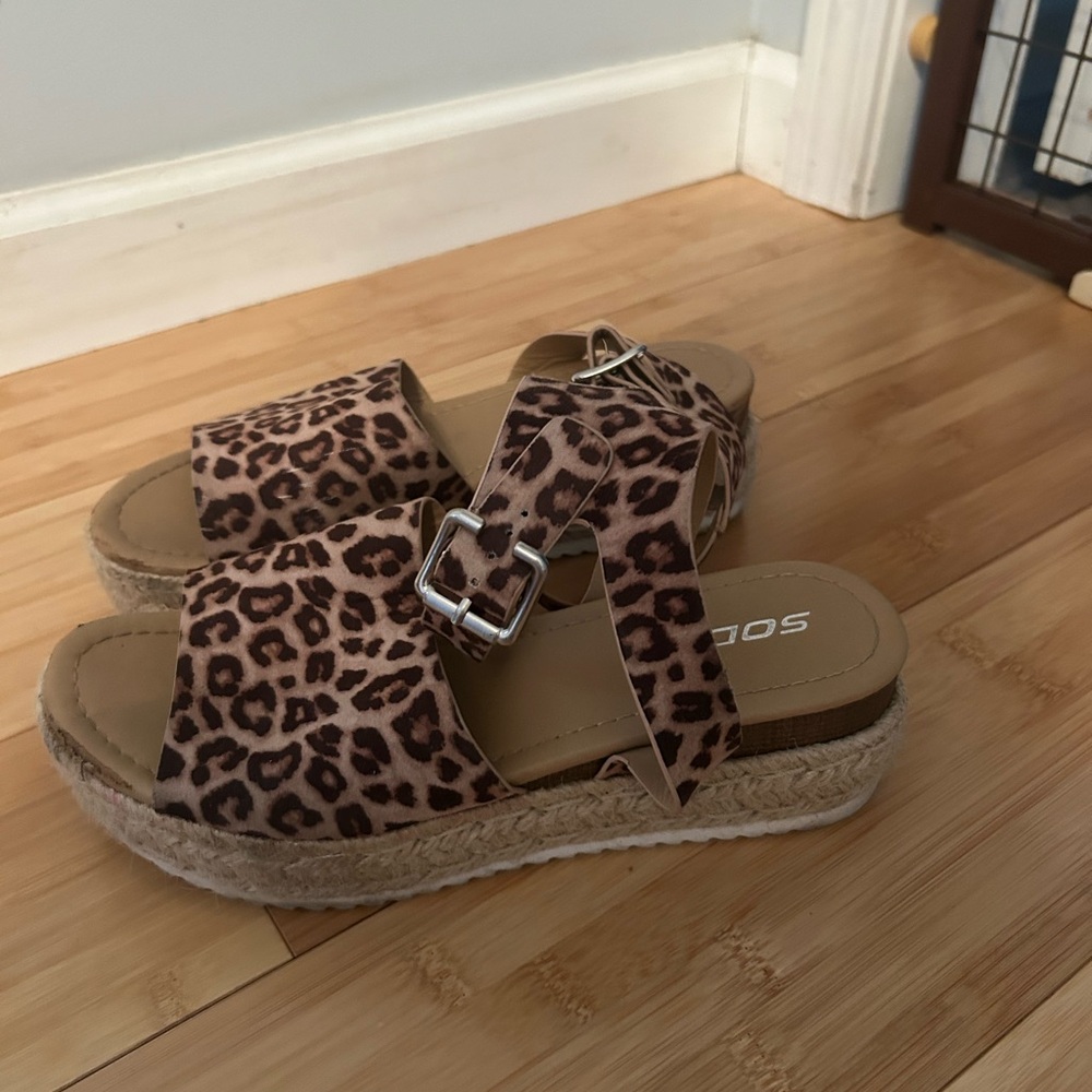 Leopard Print Platform Sandals - Picture 2 of 2